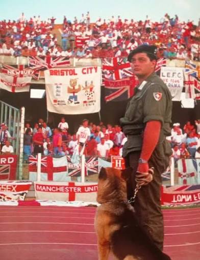 england fans in stadium italia 1990