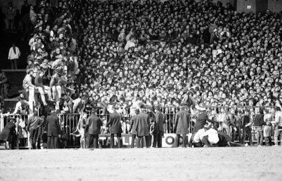 crowd congestion at luton v millwall 1985